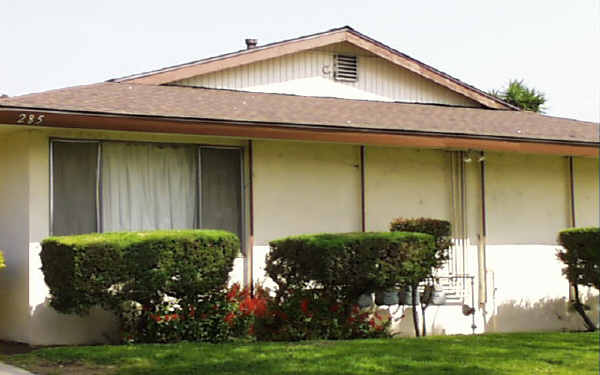 285 Vallejo Way in Upland, CA - Foto de edificio - Building Photo