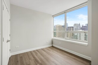750 W Adams St in Chicago, IL - Building Photo - Building Photo