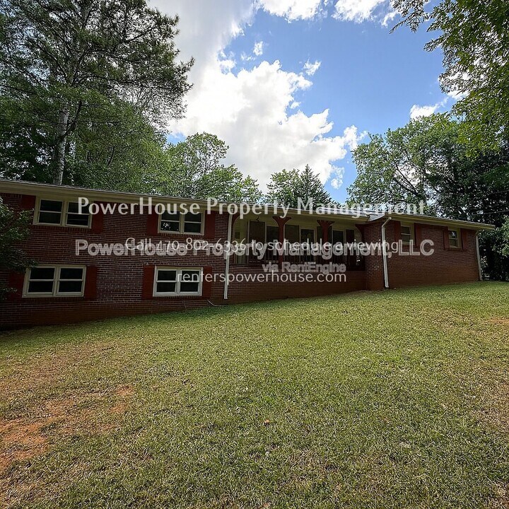 3155 Oak Dr in Lawrenceville, GA - Building Photo