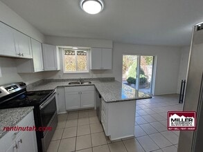 5568 Hugoton Dr in Taylorsville, UT - Building Photo - Building Photo