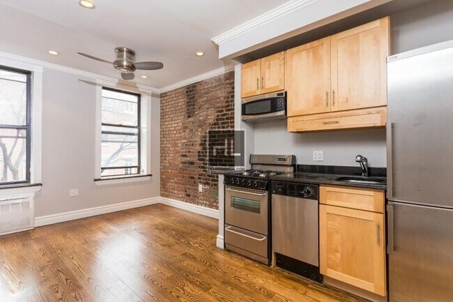 420 E 9th St
