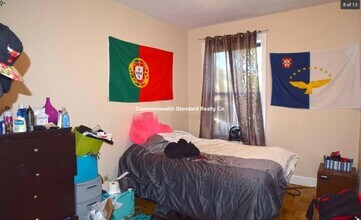 17 Highgate St, Unit 9 in Boston, MA - Foto de edificio - Building Photo