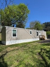 465 Royal Manor Rd in Easton, PA - Building Photo - Building Photo