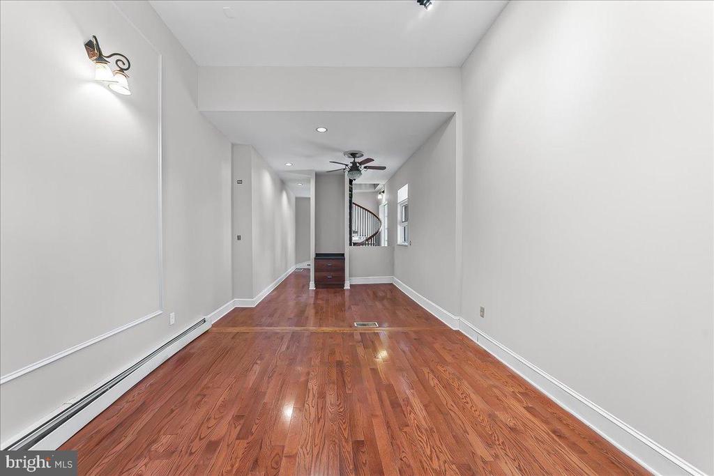 240 W Miner St in West Chester, PA - Building Photo