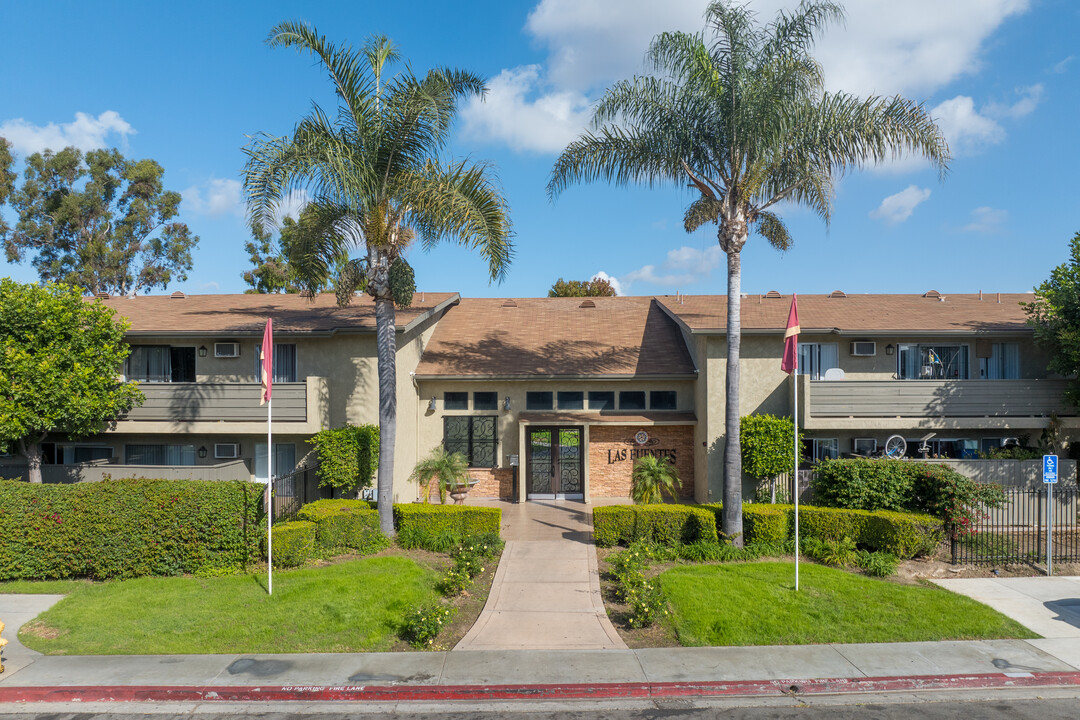 Las Fuentes in Santa Ana, CA - Foto de edificio