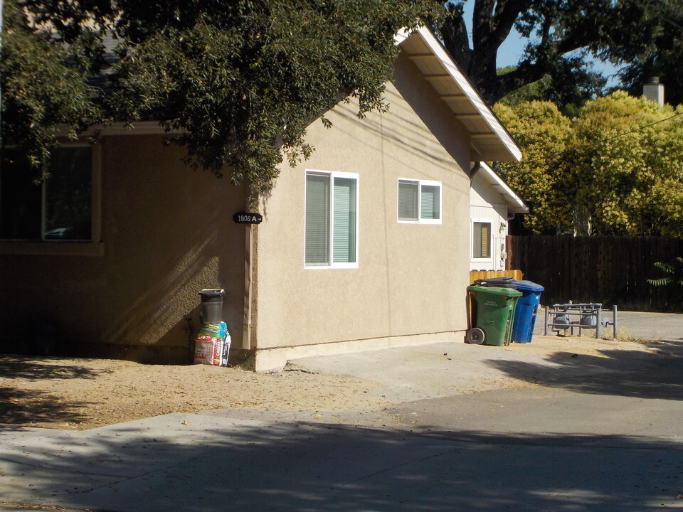 1806 Park St in Paso Robles, CA - Foto de edificio