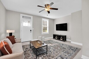 2602 Riverside Dr in Cincinnati, OH - Building Photo