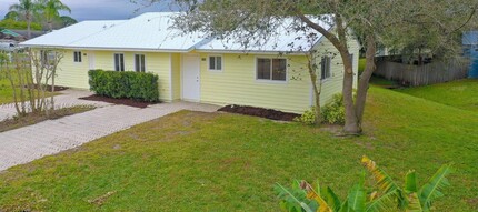 4669 SE Salvatori Rd in Stuart, FL - Building Photo - Building Photo