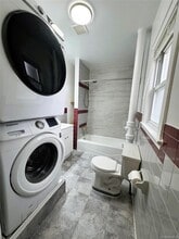 35 1st St in New Hyde Park, NY - Building Photo - Building Photo