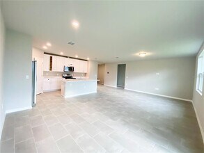 572 Sun Warbler Wy in St. Cloud, FL - Building Photo - Building Photo