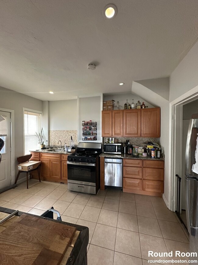 212 California St, Unit 1