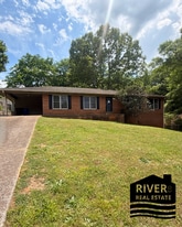2370 Roberts Ln in Florence, AL - Building Photo