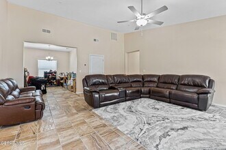 11589 Flor Cadillo in Socorro, TX - Building Photo - Building Photo