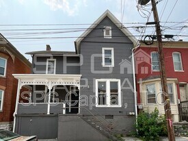 324 N Franklin St in Hanover, PA - Building Photo