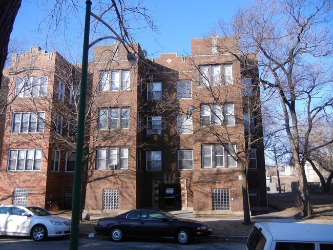 7250 S Merrill Ave in Chicago, IL - Foto de edificio - Building Photo