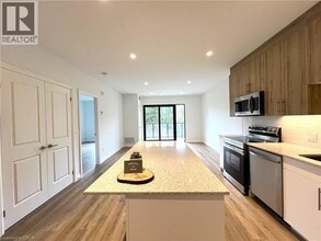 525 New Dundee Rd in Kitchener, ON - Building Photo - Building Photo