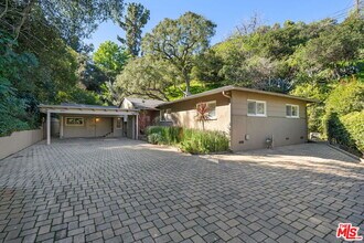 3621 Longview Valley Rd in Los Angeles, CA - Building Photo - Building Photo