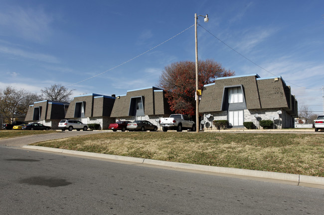 Courtland Place in Oklahoma City, OK - Building Photo - Building Photo