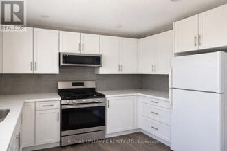 41 Kinzie Ln in Barrie, ON - Building Photo - Building Photo