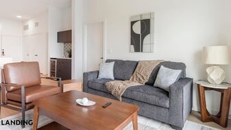 2623 Keene St, Unit 445 in Houston, TX - Building Photo