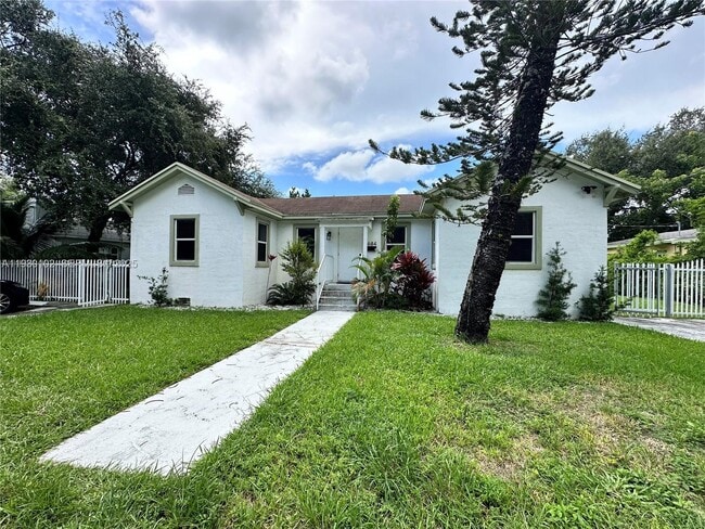 684 NE 83rd Terrace in Miami, FL - Building Photo - Building Photo