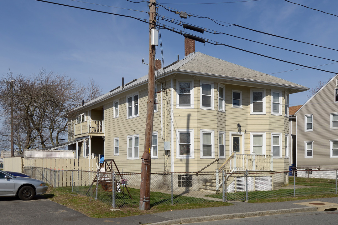 90 Main St in Fairhaven, MA - Building Photo