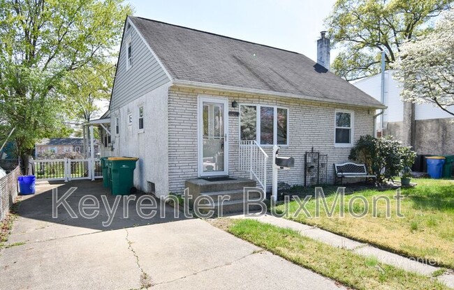 property at 3528 Carnarvon Ave
