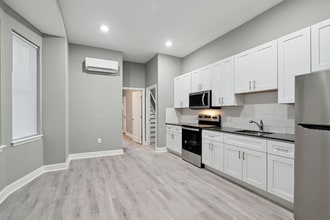 5050 Walnut St in Philadelphia, PA - Foto de edificio - Building Photo