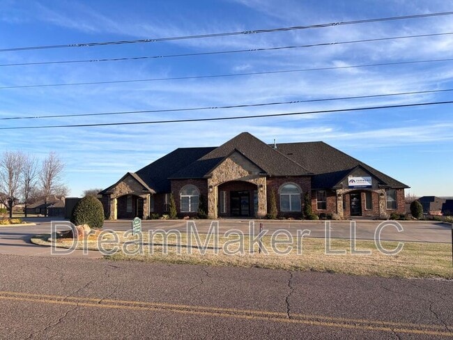 property at 2815 SE 44th St