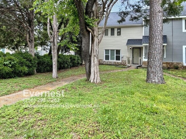 403 Hobbs Rd SE in Huntsville, AL - Building Photo - Building Photo