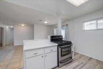 74774 Leslie Ave in Palm Desert, CA - Building Photo - Building Photo