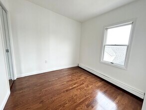 269 Bolton St, Unit 2B in Boston, MA - Building Photo - Building Photo