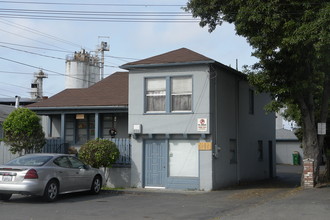 21891-93 97 Meekland Ave in Hayward, CA - Building Photo - Building Photo