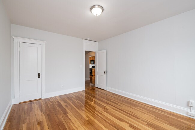 258 Chestnut Hill Ave, Unit 4 in Boston, MA - Foto de edificio - Building Photo