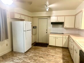 4548 N Meridian Ave in Fresno, CA - Building Photo - Building Photo