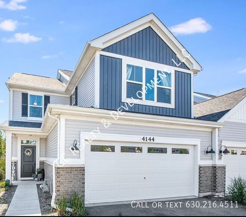 4144 Calder Ln in Aurora, IL - Building Photo