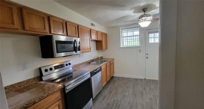 9250 E Girard Ave, Unit 8 in Denver, CO - Building Photo - Building Photo