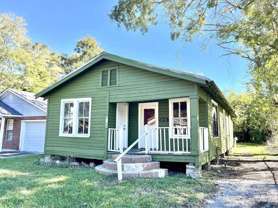 1420 N 30th St in Baton Rouge, LA - Foto de edificio