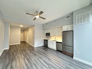 4334 N Hazel St in Chicago, IL - Foto de edificio - Building Photo