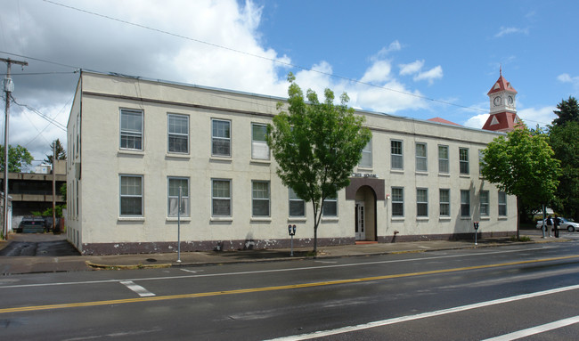 Cascade Apartments in Corvallis, OR - Building Photo - Building Photo