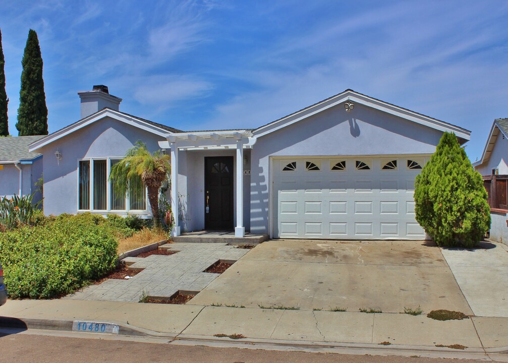 10480 Westchester Ave in San Diego, CA - Building Photo