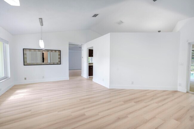 10129 Canoe Brook Cir in Boca Raton, FL - Building Photo - Building Photo