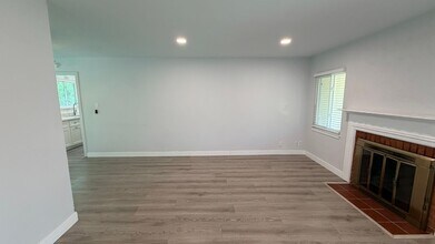 400 Lenox Ct in Pleasant Hill, CA - Building Photo - Building Photo