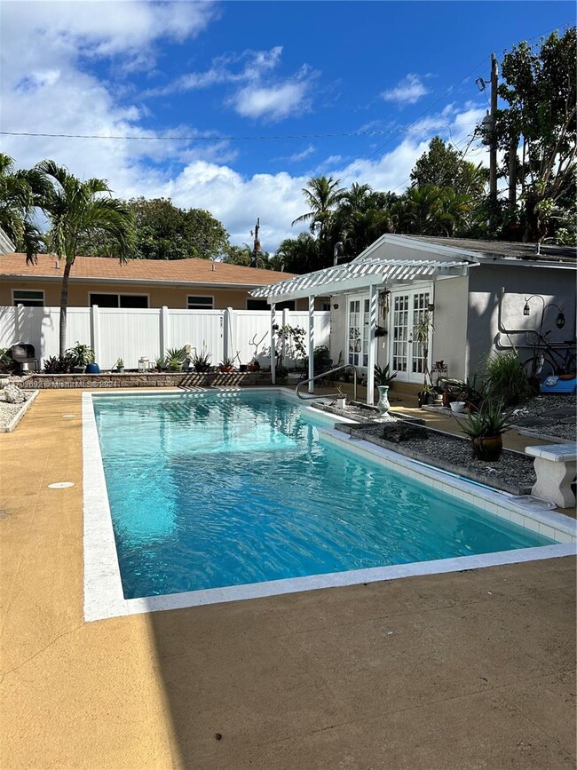 1630 NE 4th Pl in Fort Lauderdale, FL - Building Photo - Building Photo