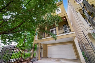 1015 Stanford St in Houston, TX - Building Photo - Building Photo