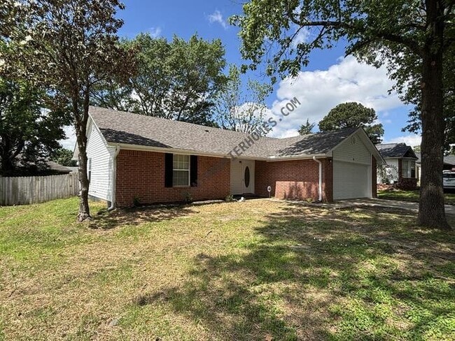property at 16 Fox Run Cir