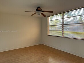 1040 NW 80th Ave in Margate, FL - Building Photo - Building Photo