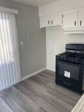 600-606 N Locust St in Visalia, CA - Building Photo - Building Photo