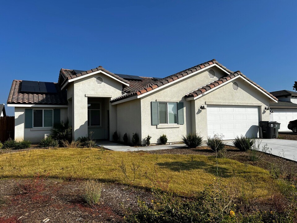 812 Beaconsfield Ct in Bakersfield, CA - Building Photo