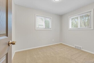 18466 Sumner in Redford Township, MI - Building Photo - Building Photo